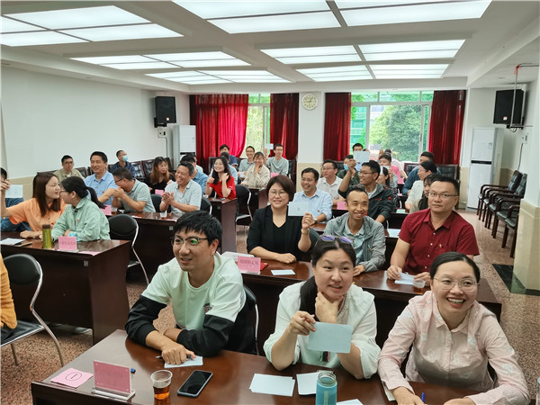 以賽促學，在比拚中重溫黨史