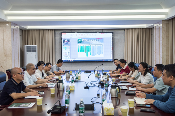 梧州市科技局到植保所調研交流.jpg